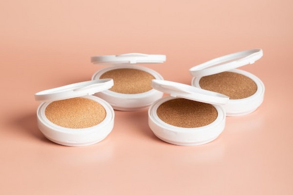 Foundation for Aging Skin: Ingredients and Techniques to Minimize Fine Lines