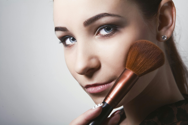 Dewy Foundation Makeup: Enhance Your Glow with Radiant Formulas