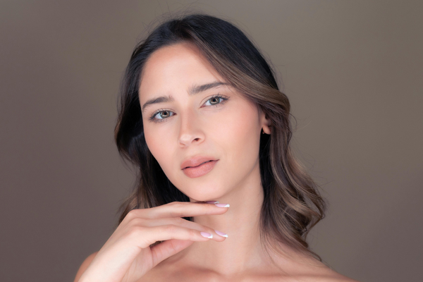 Serum Foundation for Mature Skin: Combining Anti-Aging Benefits With Light Coverage