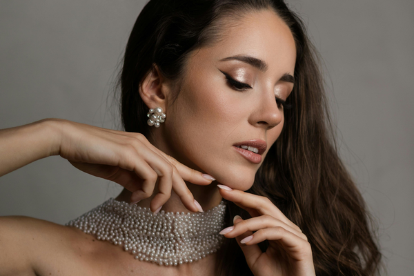 Anti Aging Foundation: How Makeup Can Support Skin Health and Youthful Appearance