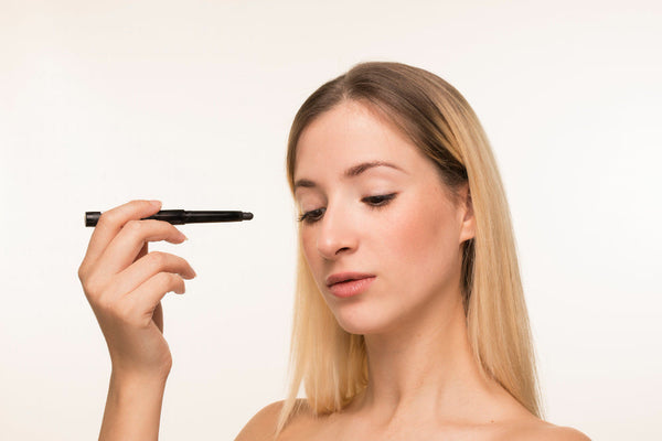 How to Apply Eyeliner for a Clean, Defined Look Every Time