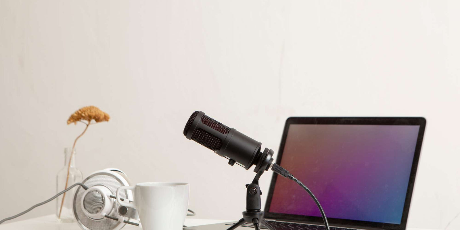 The Best Podcasts for Women on the Go