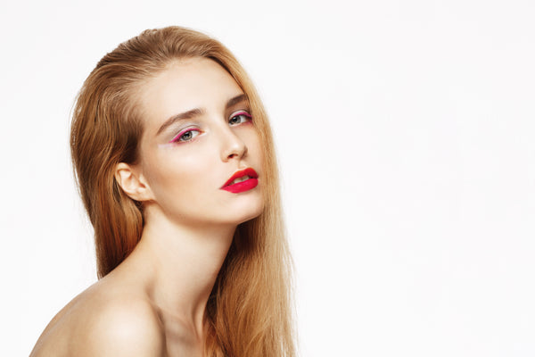 How to Create a Natural Makeup Look That Enhances Your Features