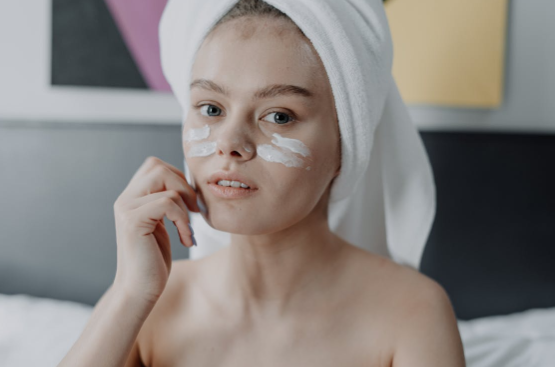 Sweat Proof Foundation: How to Keep Your Base Intact in Hot and Humid Conditions