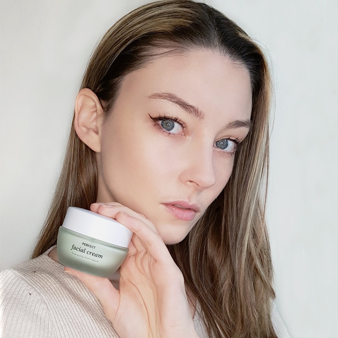 Perfect Light Facial Cream – Lava Art Cosmetics